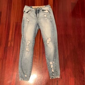 Super cute jeans perfect with any top!!